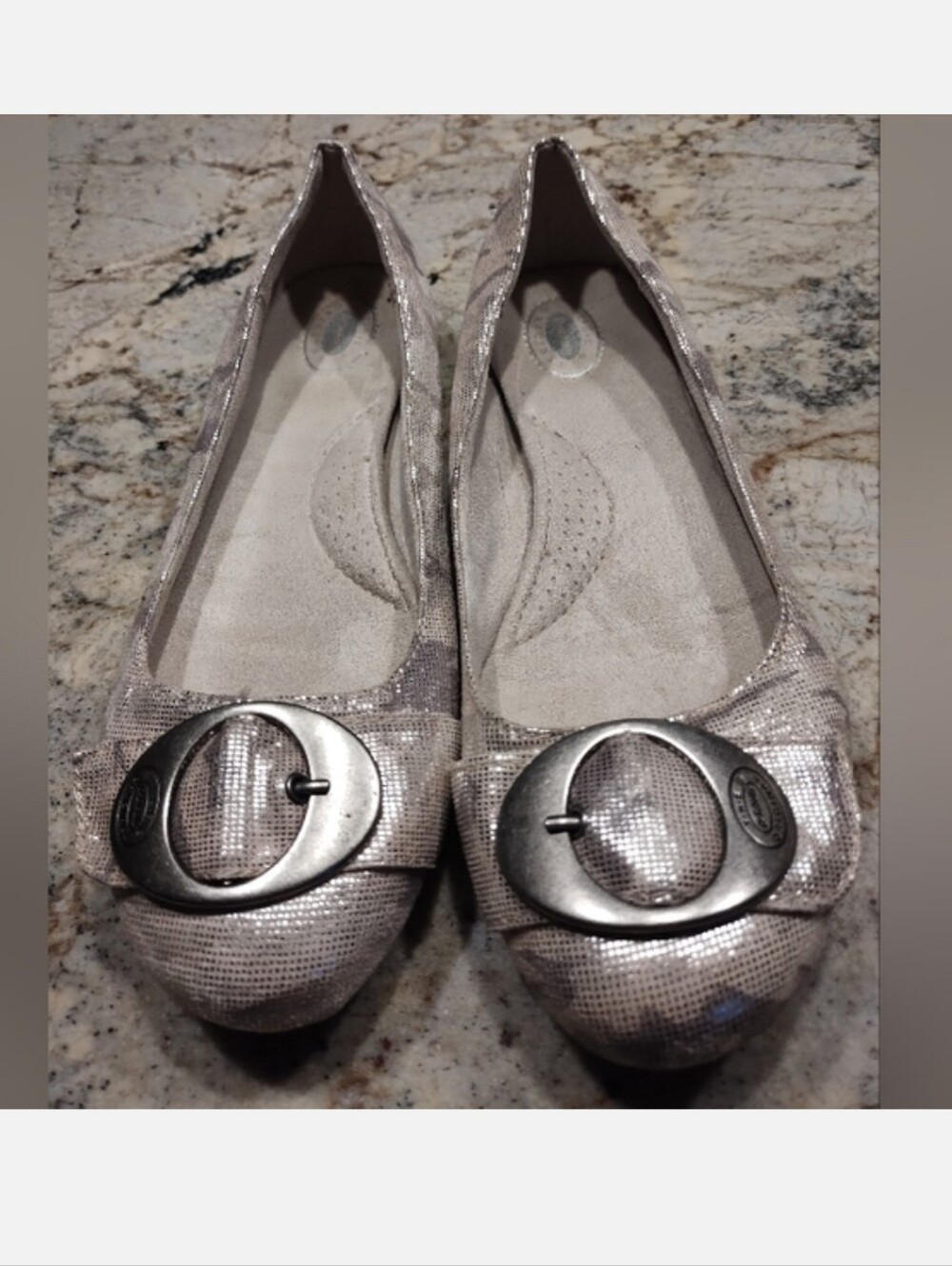 Dr. Scholl's Metallic Silver Ballet Flats with Round Buckle Accent Sz 9.5